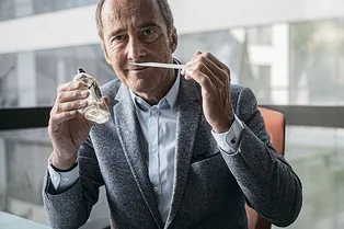 Семейное дело: мастер-парфюмер Оливье Кресп об Akro Семейное дело: мастер-парфюмер Оливье Кресп об Akro